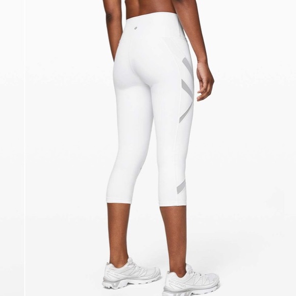 Bundle of TWO! Lululemon 12 white Wunder Under HR Crop 21” Mesh - Picture 2 of 5